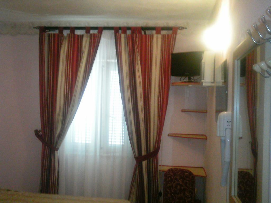 Villa Adele ปอนซา ห้อง รูปภาพ